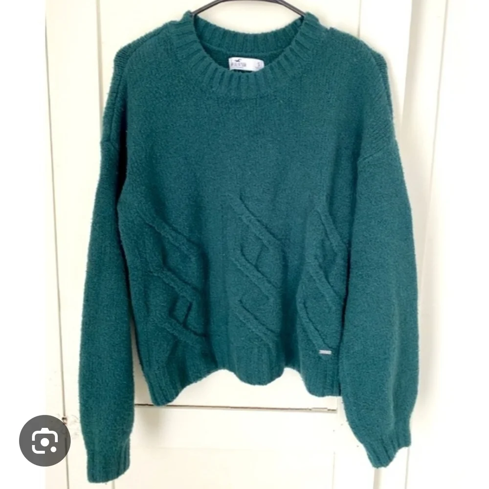 Hollister Forest green Cable Knit sweater, Size Small